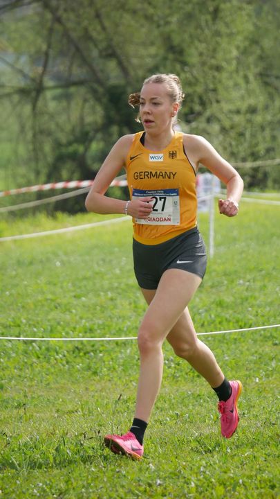 Carolin Hinrichs gewinnt Staffel-Bronze 