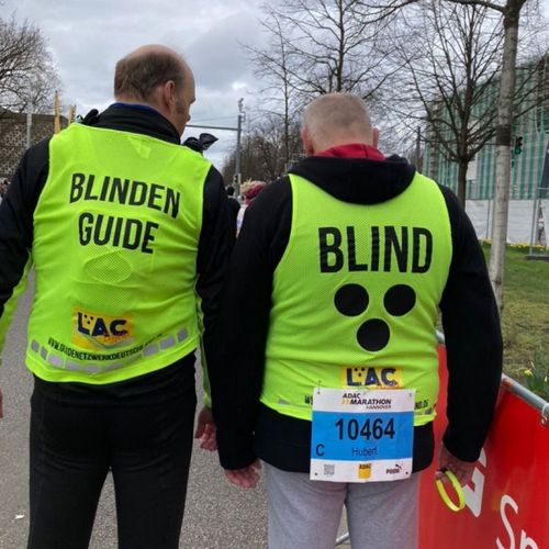 Guide-Schulung zur Unterstützung blinder und seh-eingeschränkter Läufer*innen