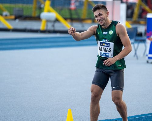 Deniz Almas gewinnt Staffel-Bronze