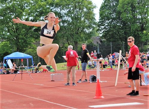 KURTULUS-Springermeeting in Garbsen: Imke Onnen glänzt mit 1,87m