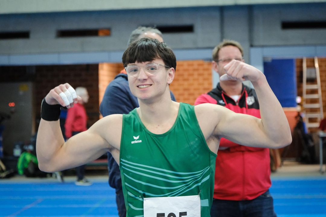 Paul Euskirchen wird dreifacher Landesmeister auf der Laufbahn 