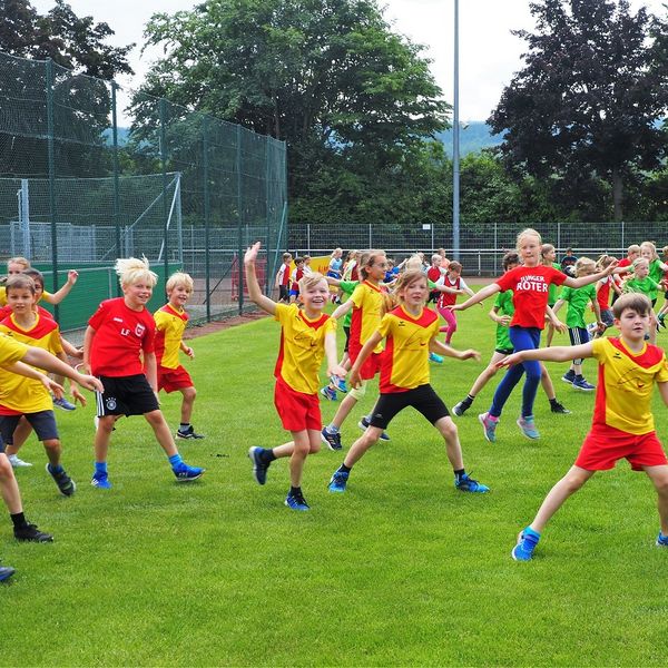 Zahlreiche strahlende Kinder bei weiteren KiLa-Cup Kreisentscheiden