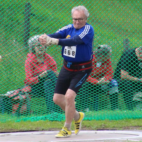 Horst Baumgarten stellte mit 34,37 m einen neuen Landesrekord im Hammerwurf M85 auf (Foto: M. Spittler)