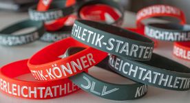 Armband-DLV-Kinderleichtathletik-Abzeichen-Foto-DLV