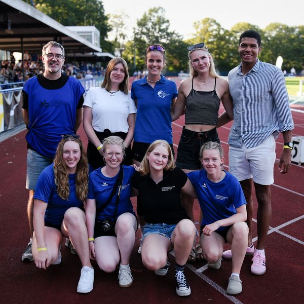 KOMM INS NLV SOCIAL MEDIA TEAM 