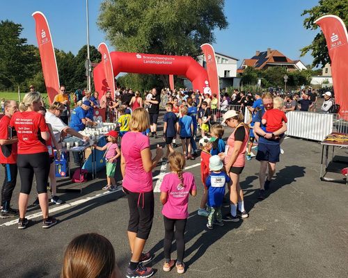 Staffellauf zum Tag der Niedersachsen von Wilhelmshaven nach Hannover