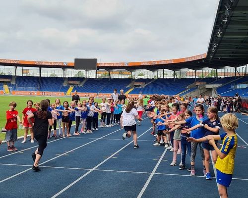 KiLa mit 525 Grundschulkindern im Braunschweiger Eintracht-Stadion zelebriert