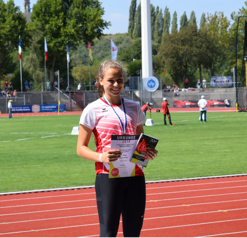 Medaillenregen bei U16 DM -  Gold für Johanna Paul über 80 Meter Hürden