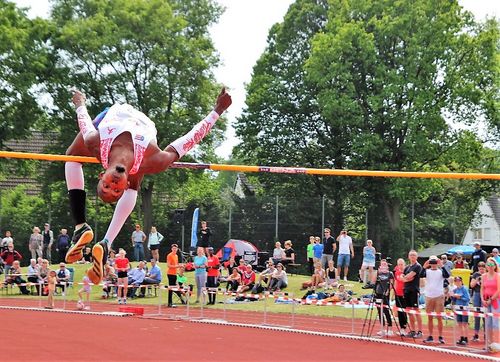 KURTULUS-Springermeeting in Garbsen: Imke Onnen glänzt mit 1,87m