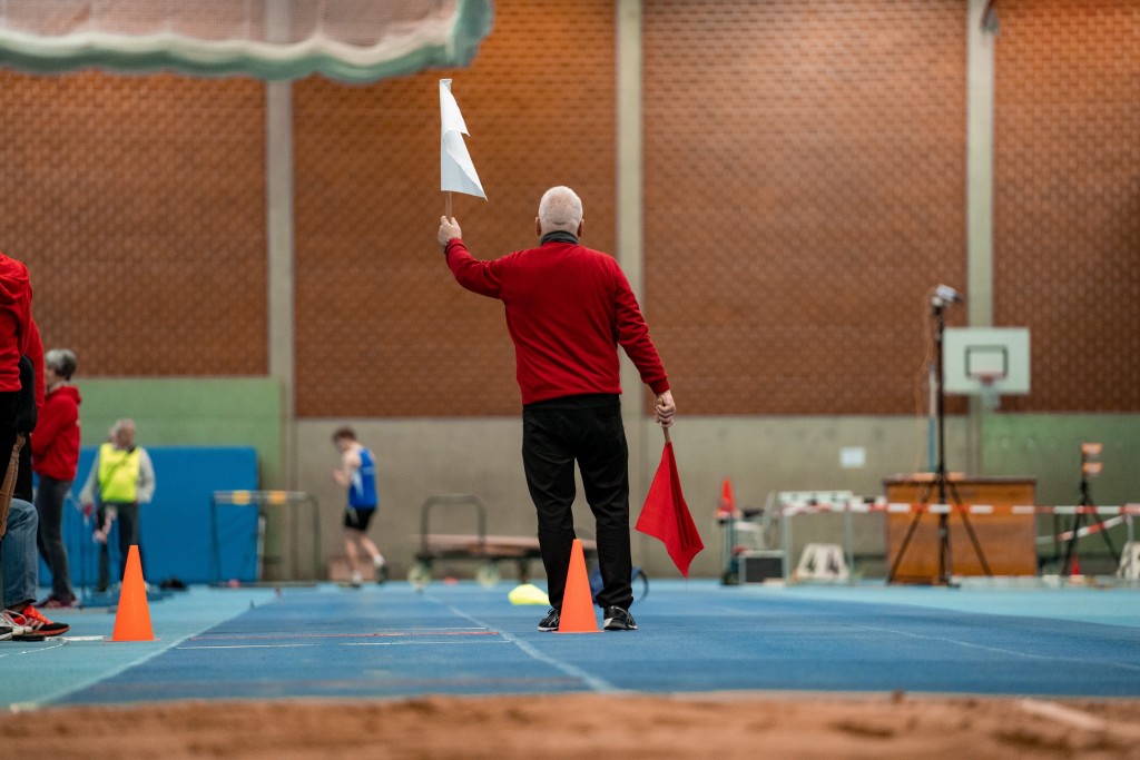 Kampfrichter-Leichtathletik-Foto-Flatemersch